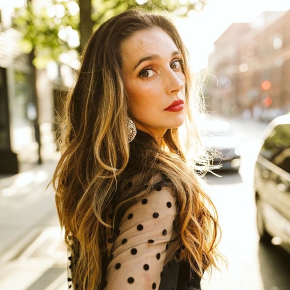 Meet your Posher, Alexis - Picture 1 of 1